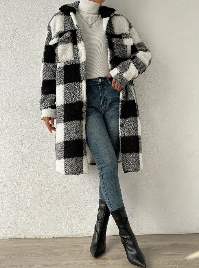 Dames Sherpa Jas - Geruit Design - Middellang - Relaxte Pasvorm - Knopen & Borstzakken